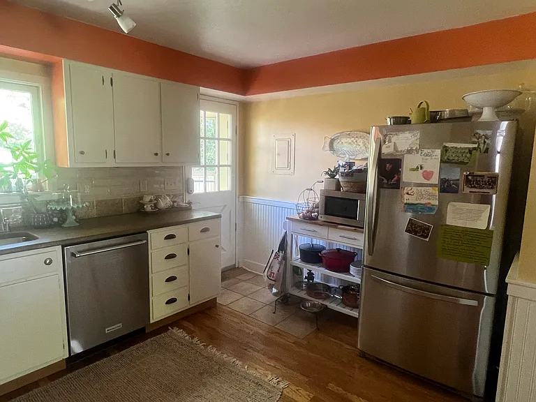 808 Beverly Ave — Photo 6