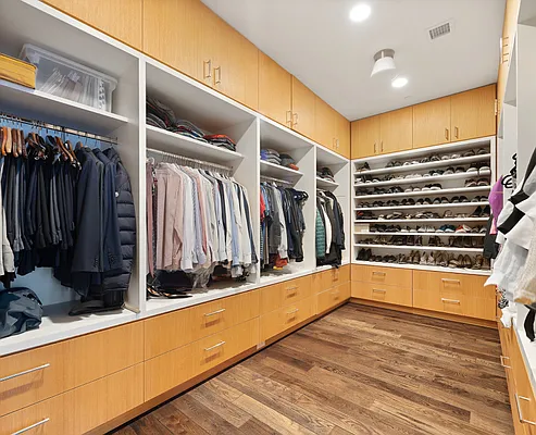 Sold by Compass | media 5