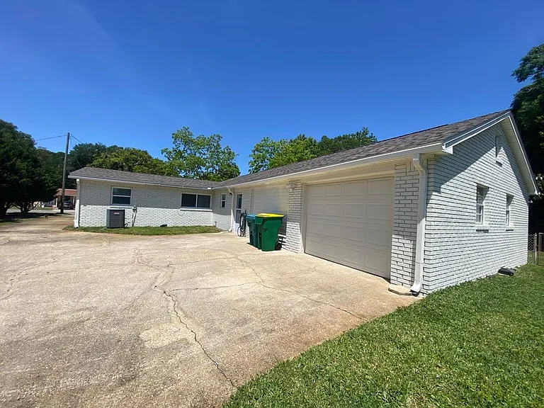 400 Argyle Ct — Photo 53
