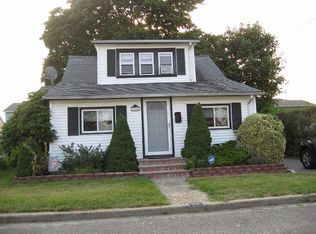 114 Oneida Ave, Bellmore, NY 11710