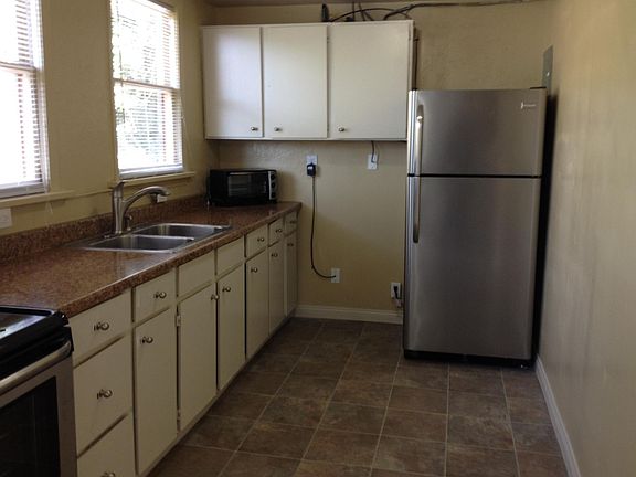 3rd image of 3948 S Farrar St #1