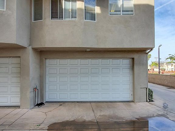 2nd image of 2052 Artesia Blvd APT A