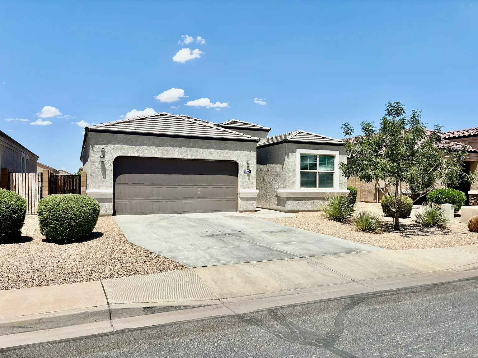 3 bed, 1351 sqft, $1,700 — Photo 2
