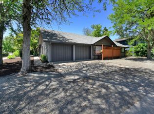 1955 Crescent Ave, Eugene, OR 97408