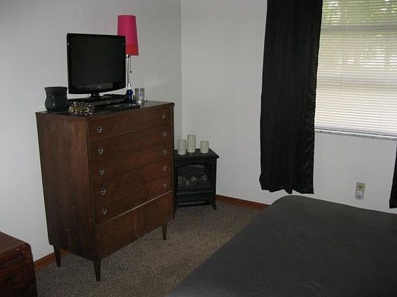 4th image of 15 Cole Ave