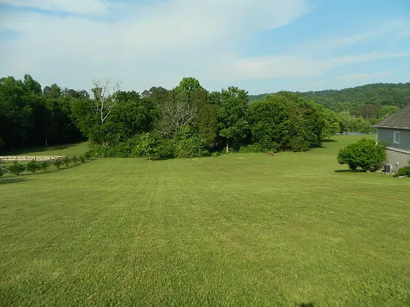 205 Montgomery View Dr, Harriman, TN 37748