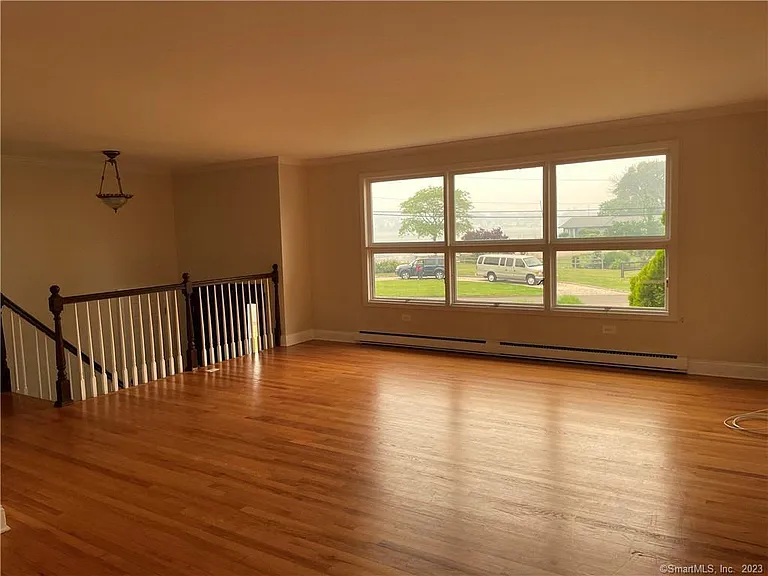98 Soundview Dr — Photo 13