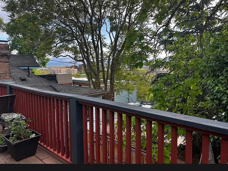 327 N Almond St — Photo 9
