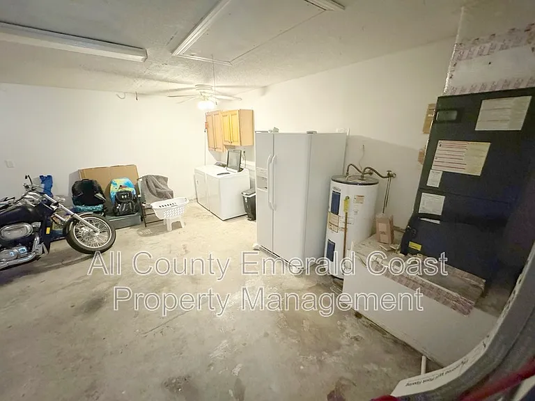 915 Emily Cir — Photo 29