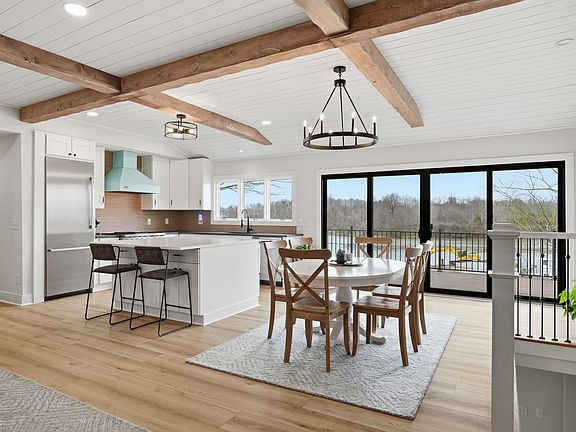 4th image of 120 Bayshore Dr
