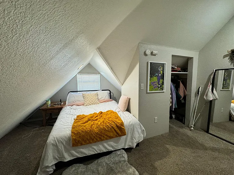 1631 N Race St #6 — Photo 21