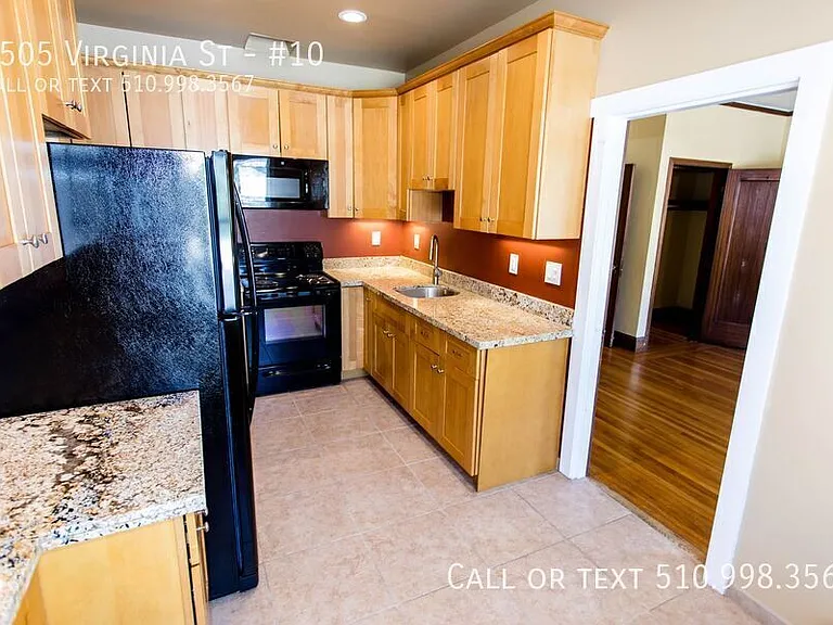 2505 Virginia St #10 — Photo 16