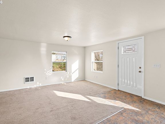 5th image of 709 SW 16th St