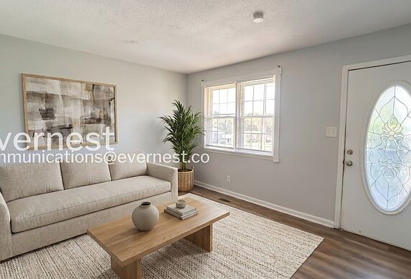 3rd image of 404 Dabney Dr