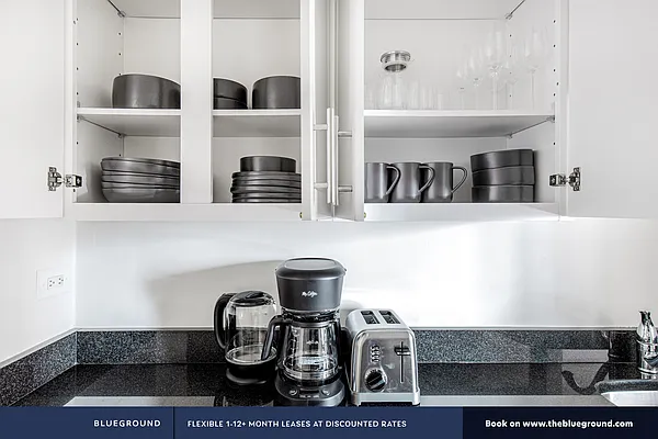 Rented by The Blueground | media 9