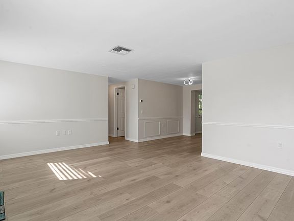 3rd image of 5140 Skyland Dr