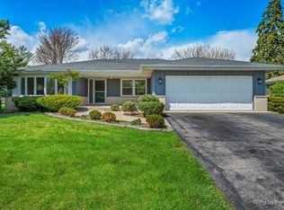 662 Orchard Ct, Roselle, IL 60172