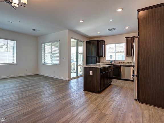 5th image of 20 Barbara Ln #25