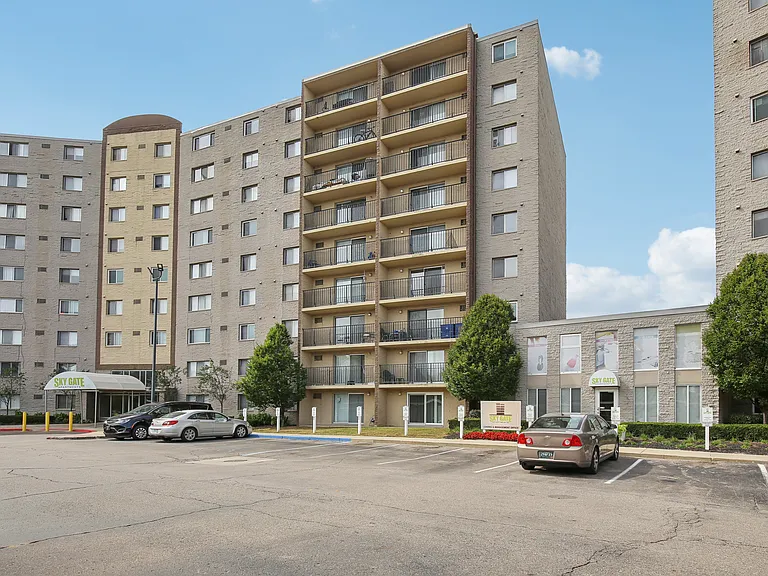 Sky Gate Apartments — Photo 22