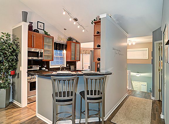 4th image of 3214 Carriage Way Dr