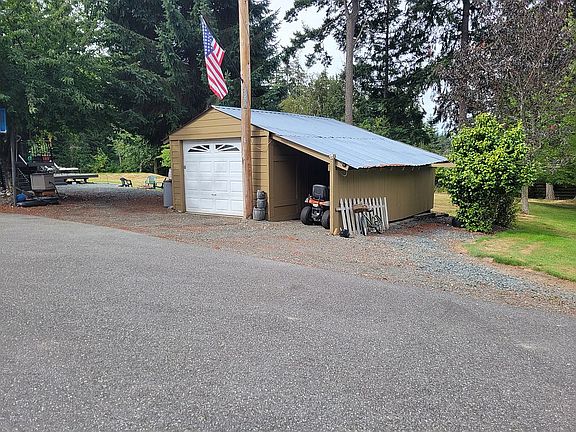 Detached Garage