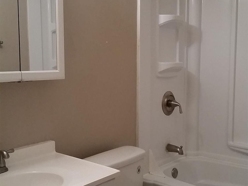 2nd image of 2500 Hawthorne Ave