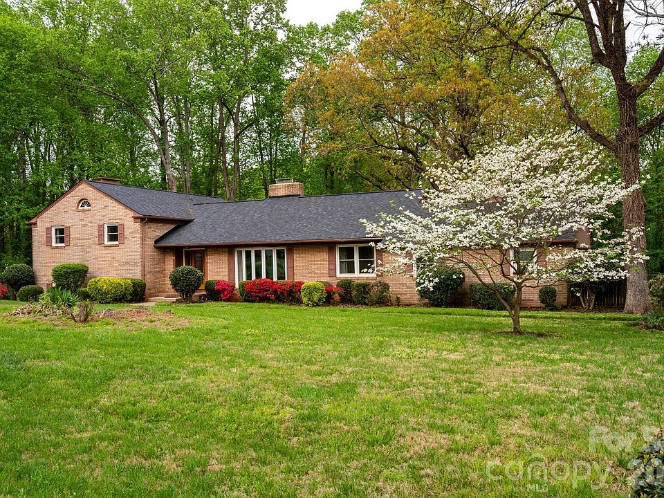 1st image of 234 Edgewood Dr