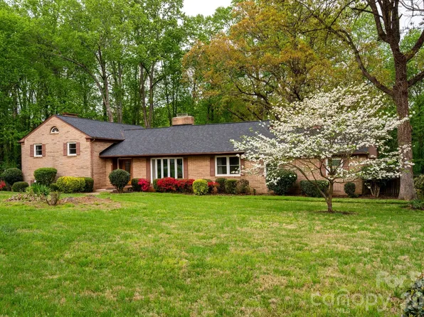 234 Edgewood Dr, Statesville, NC 28625