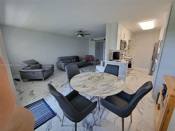 3rd image of Royal Oak Court Royal Oak Ct #69-105
