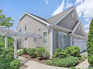 26 Bartlett Way UNIT 1, Waltham, MA 02452