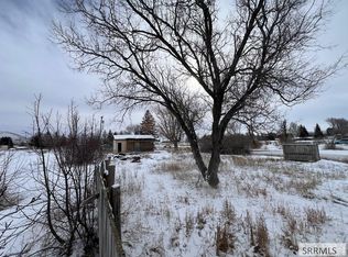 695 W Joan St, Arco, ID 83213