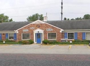 90 N Main St, Zionsville, IN 46077