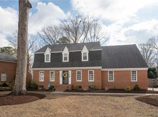 517 Wickwood Dr, Chesapeake, VA 23322