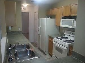 4th image of 1058 Dolphin Dr