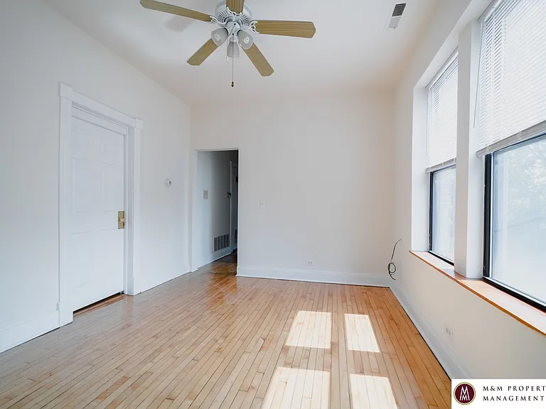 1117 S Racine Ave — Photo 6
