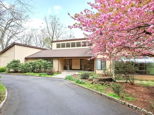 178 Deer Run, Green Brook Twp., NJ 07069