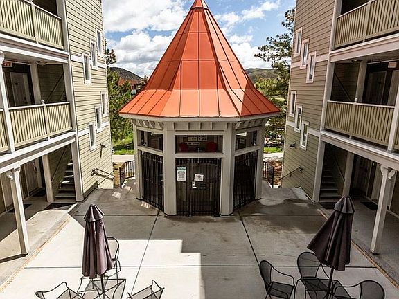 Courtyard, Gazebo, Hot Tub
