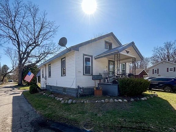 2nd image of 518 Earl Ct