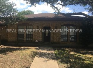 1934 Maxwell Dr, Lewisville, TX 75077