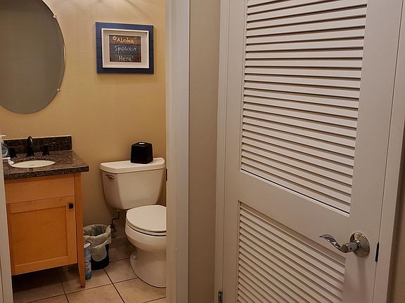 4th image of 92-1510 Aliinui Dr APT 1