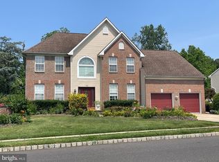 102 Creekwood Dr, Bordentown, NJ 08505
