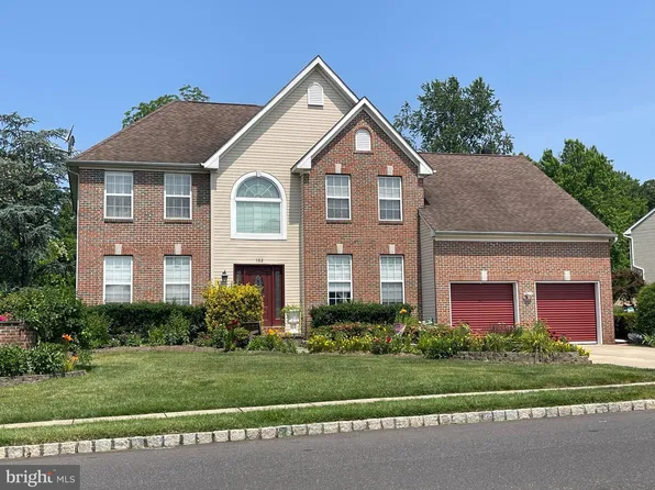 102 Creekwood Dr, Bordentown, NJ 08505
