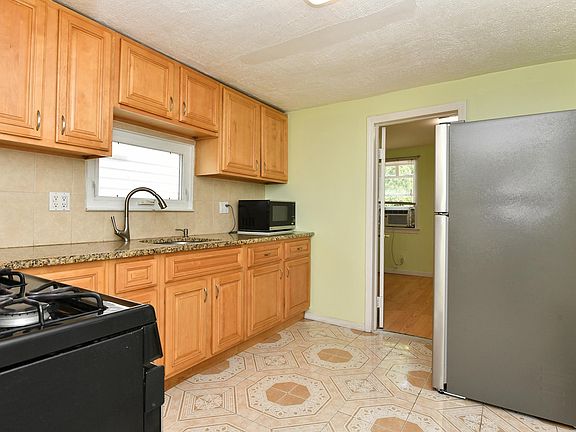 5th image of 26 Charles St Floor 1