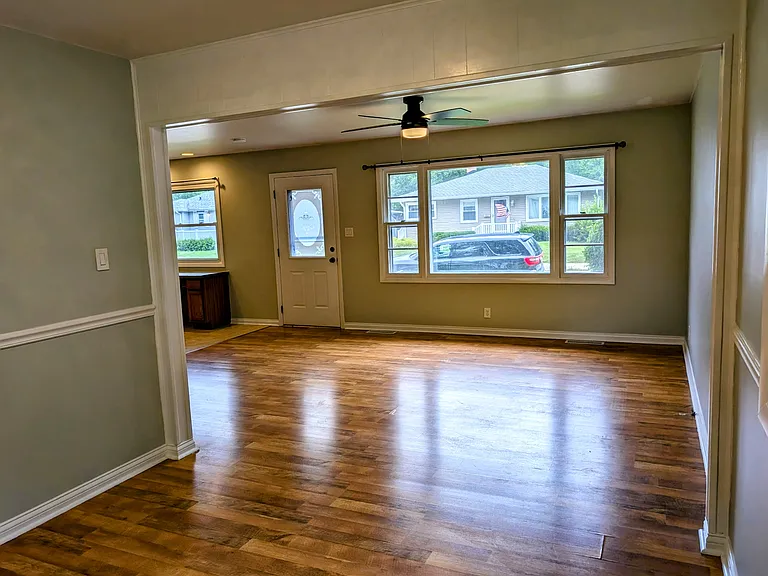 562 W Drummond Dr — Photo 4