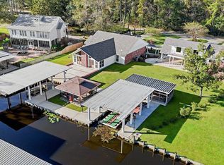 31200 River Pines Dr, Springfield, LA 70462