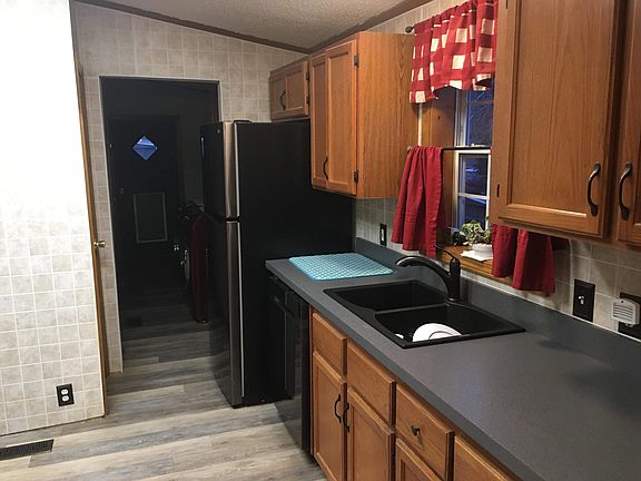 5th image of 1095 N Hackberry St