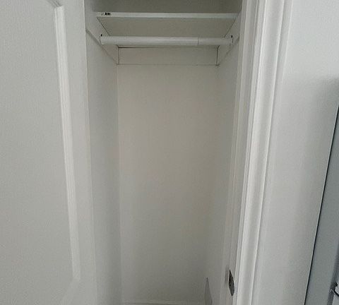 4th image of 630 Cummings Ave #208