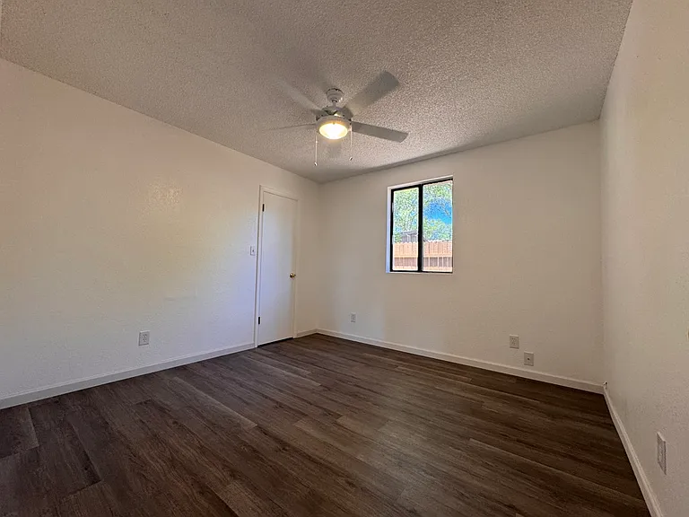 2924 N Rose St #B — Photo 7