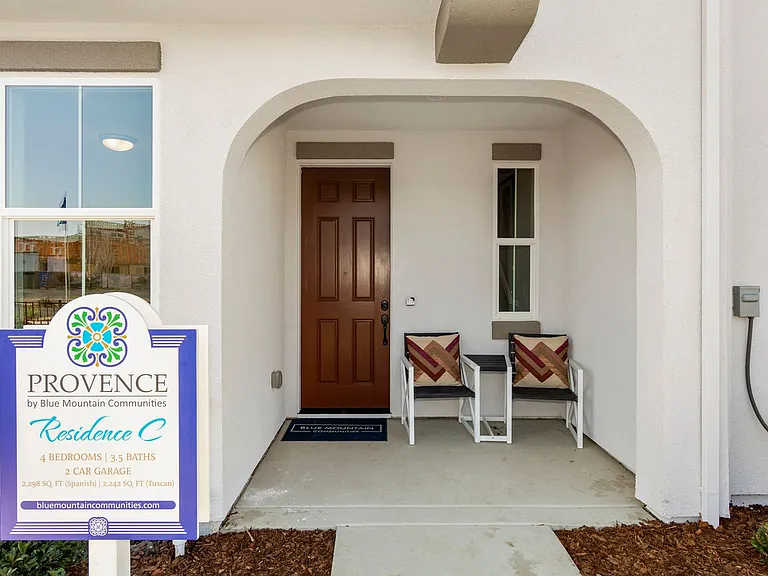 Spacious Townhomes in Provence at Natomas — Photo 114