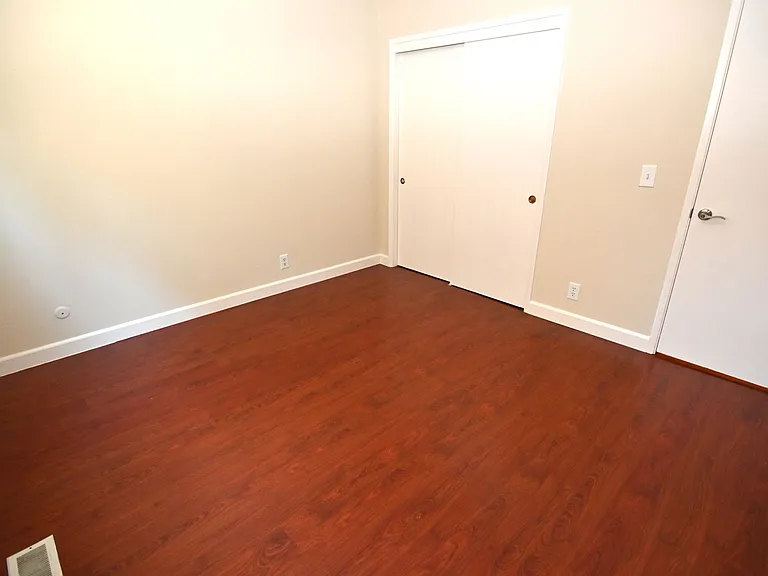 631 Bolton — Photo 14